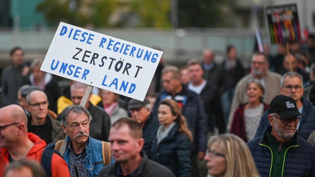 Tisíce lidí opět demonstrovaly ve východním Německu proti energetické politice